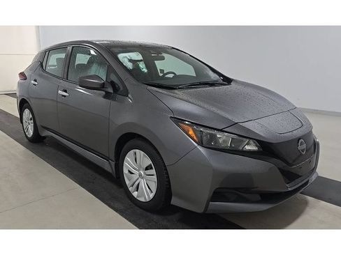 Used 2025 Nissan Leaf S FWD image 2