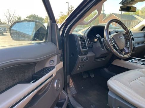 Used 2021 Ford Expedition Limited image 5