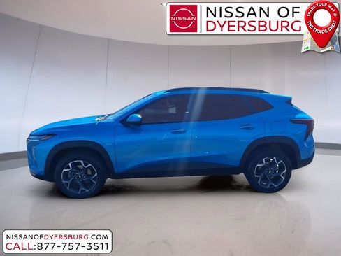 Used 2025 Chevrolet Trax LT w/ Driver Confidence Package image 6