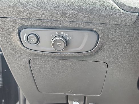 Certified 2025 Buick Encore GX Preferred AWD/4WD image 30