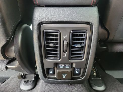 Used 2024 Dodge Durango GT AWD/4WD image 11