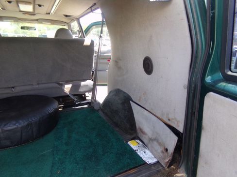 Used 1998 Chevrolet Astro w/ Convenience Group image 17