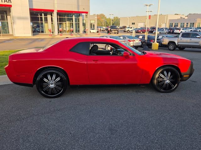 Used 2010 Dodge Challenger SE RWD image 12