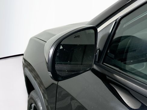 Used 2022 Jeep Compass Limited AWD/4WD image 16