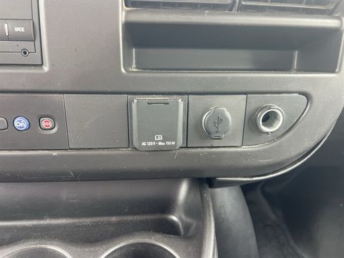 Used 2022 GMC Savana 3500 Extended w/ Power Convenience Package RWD image 30