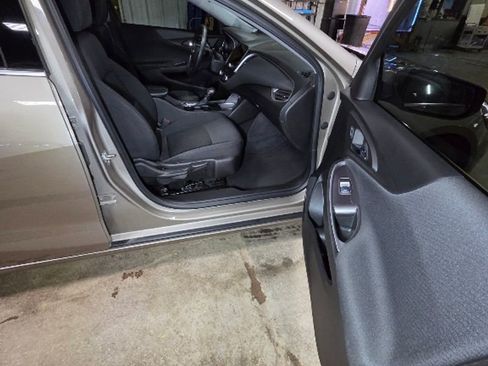 Used 2023 Chevrolet Malibu LT image 14