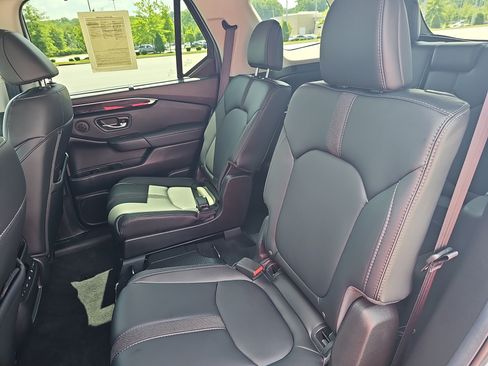 Used 2025 Honda Pilot Touring image 14