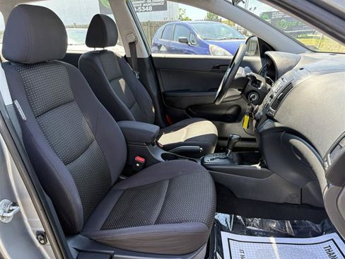 Used 2010 Hyundai Elantra GLS FWD image 20