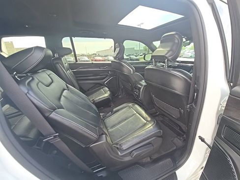 Used 2022 Jeep Grand Cherokee L Overland w/ Luxury Tech Group IV image 32