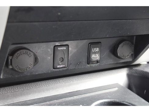 Used 2019 Toyota Tundra Limited image 30