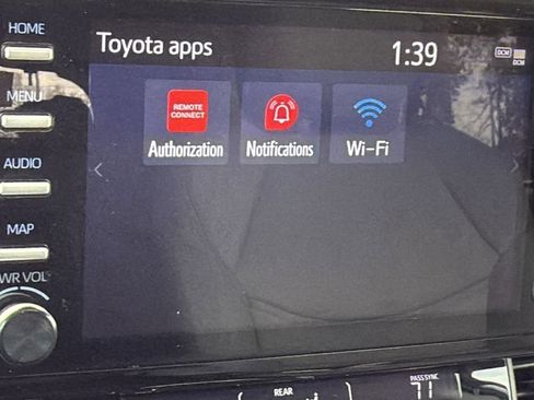 Used 2024 Toyota Sienna XLE image 17