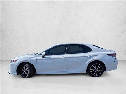 Used 2018 Toyota Camry SE w/ Moonroof Package FWD image 8