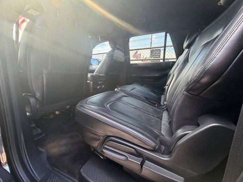 Used 2018 Ford Expedition Max Limited RWD image 16