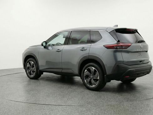 Used 2025 Nissan Rogue SV image 6