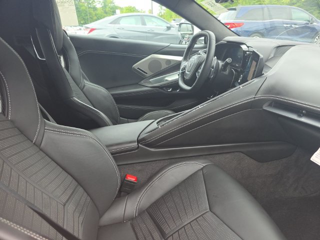 Used 2025 Chevrolet Corvette Stingray Premium Cpe w/ Z51 Performance Package RWD image 12
