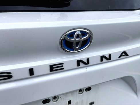 Used 2022 Toyota Sienna XLE w/ XLE Plus Package FWD image 30