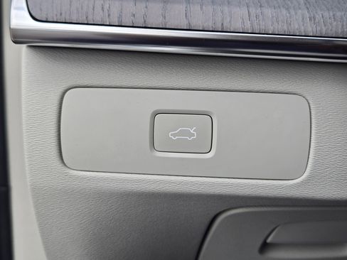 New 2026 Volvo XC90 B6 Ultra image 24