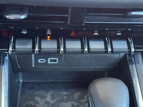 Used 2023 GMC Canyon Elevation w/ Elevation Premium Package RWD image 29