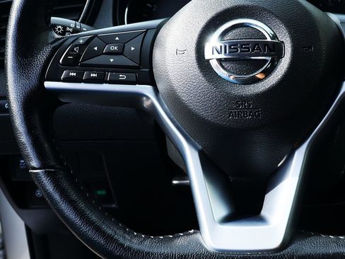 Used 2022 Nissan Rogue Sport SV image 53