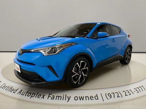 Used 2019 Toyota C-HR XLE FWD image 1
