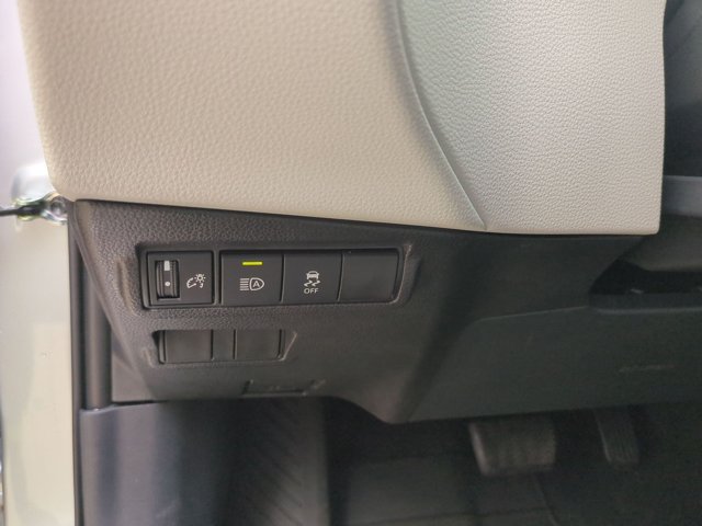 Used 2026 Toyota Corolla Cross L FWD image 18