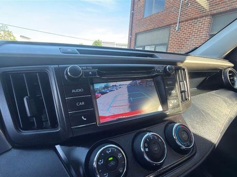 Used 2016 Toyota RAV4 LE FWD image 36