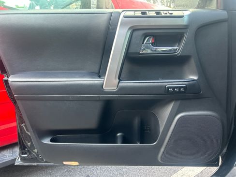 Used 2024 Toyota 4Runner Limited AWD/4WD image 19