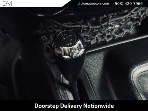 Used 2017 Jeep Wrangler Unlimited Rubicon w/ Connectivity Group AWD/4WD image 33