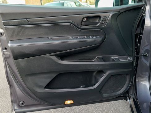 Used 2023 Honda Odyssey EX-L image 17
