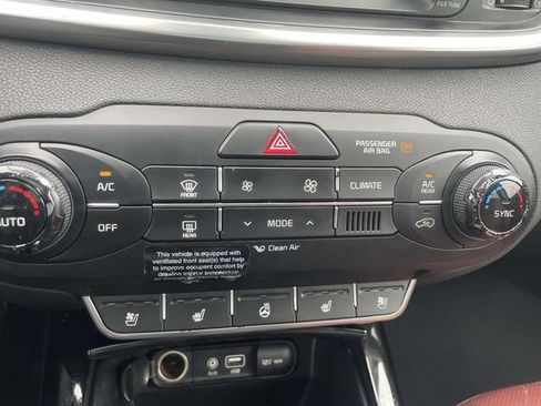 Used 2018 Kia Sorento SX image 28