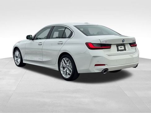 Used 2025 BMW 330i Sedan image 5