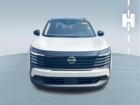 Used 2026 Nissan Kicks SV FWD image 2