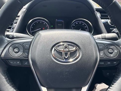 Used 2018 Toyota Camry SE w/ Convenience Package FWD image 19