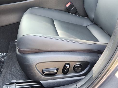 Used 2025 Lexus UX 300h FWD image 28