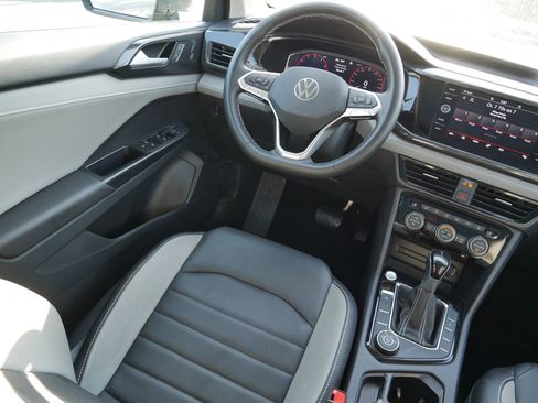 Used 2023 Volkswagen Taos SEL image 9