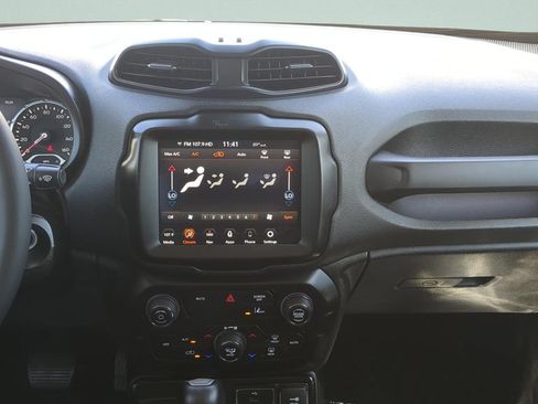 Used 2023 Jeep Renegade Trailhawk AWD/4WD image 14