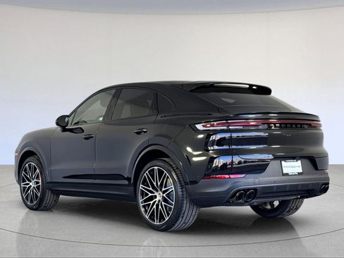 New 2026 Porsche Cayenne S image 3