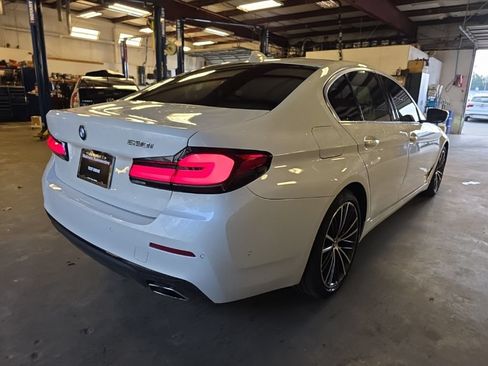 Used 2021 BMW 530i RWD image 3