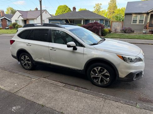 Used 2017 Subaru Outback 3.6R Limited image 6