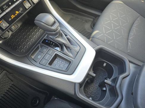Used 2025 Toyota RAV4 XLE image 23