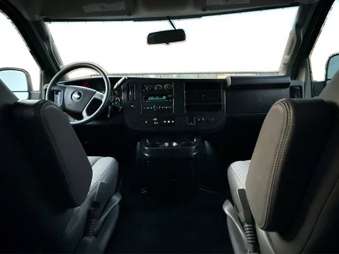 Used 2017 Chevrolet Express 3500 LT w/ LT Preferred Equipment Group image 22