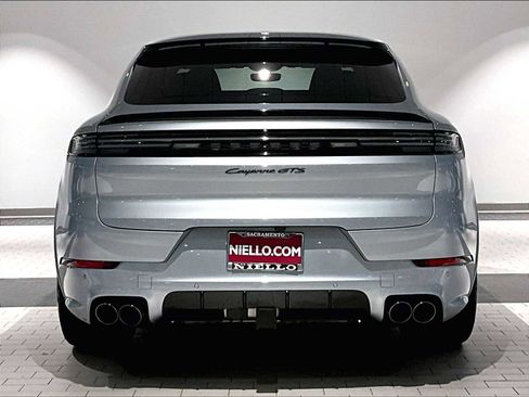 Used 2025 Porsche Cayenne GTS image 9