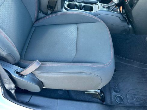 Certified 2023 Jeep Gladiator Rubicon image 40