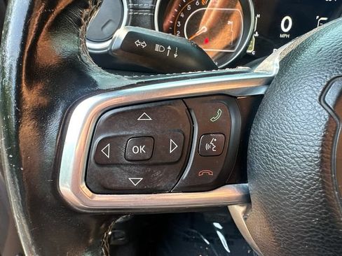 Used 2018 Jeep Wrangler Unlimited Sahara AWD/4WD image 29