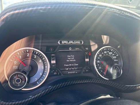 Used 2021 RAM 1500 Laramie w/ Sport Appearance Package AWD/4WD image 7