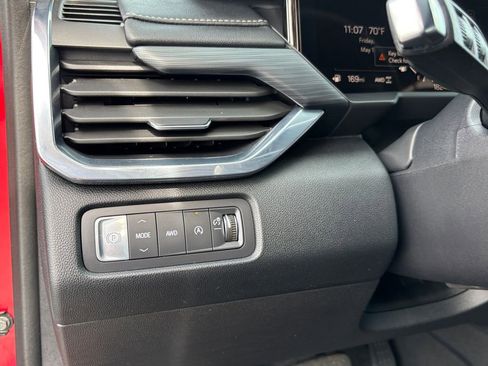 Used 2025 GMC Acadia Elevation w/ Elevation Premium Package AWD/4WD image 19