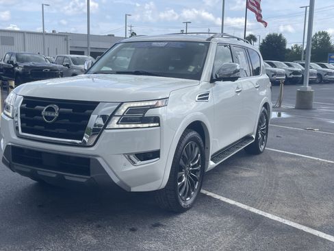 Used 2023 Nissan Armada Platinum w/ Captain's Chairs Package AWD/4WD image 5