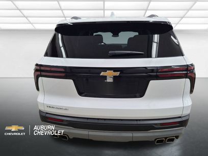 Used 2025 Chevrolet Traverse LT w/ Driver Confidence Package
