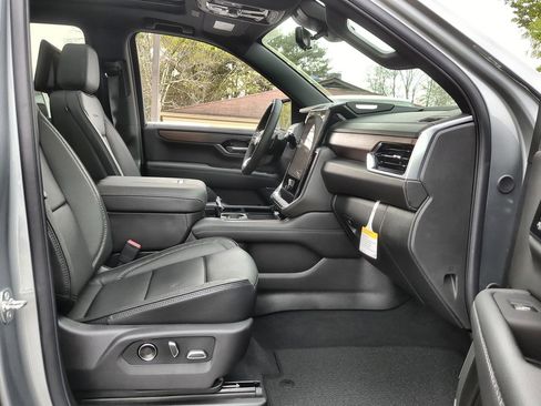 New 2026 GMC Yukon XL Denali w/ Denali Reserve Package AWD/4WD image 29