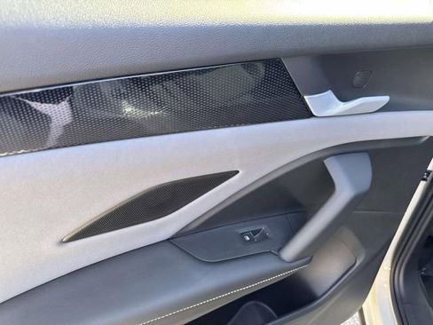 New 2026 Volkswagen Tiguan SE R-Line FWD image 8